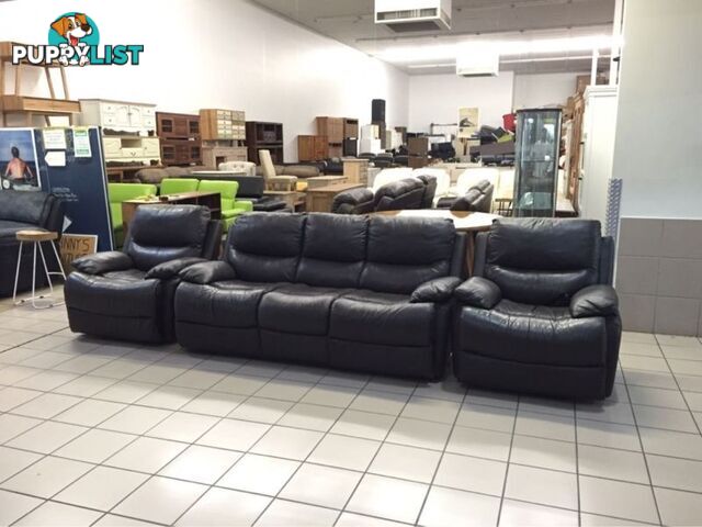 CLEARANCE 100% LEATHER 3 SEATER + 2 ARMCHAIRS ELECTRIC RECLINER