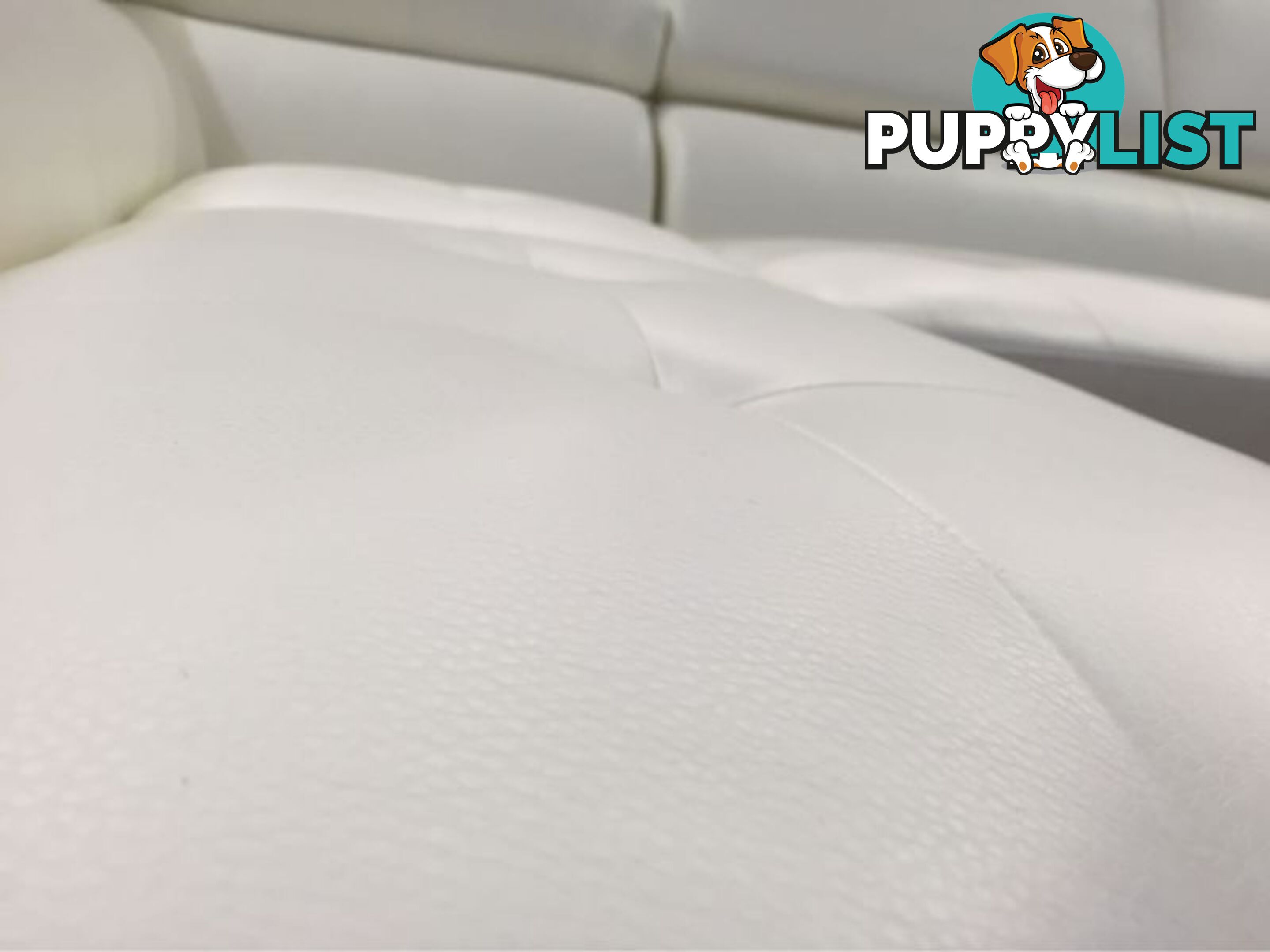 WHITE CORNER LOUNGE W/ADJUSTABLE HEADRESTS AND ARMREST