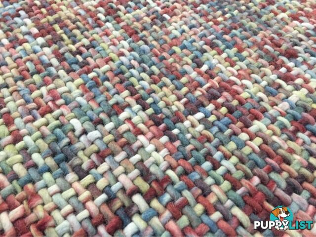 CLEARANCE 100% WOOL RUG 3.5 X 3 METRES