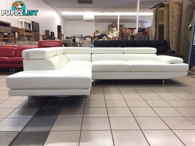 WHITE CORNER LOUNGE W/ADJUSTABLE HEADRESTS AND ARMREST