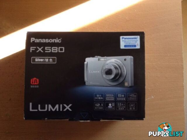 Panasonic FX580 LUMIX camera