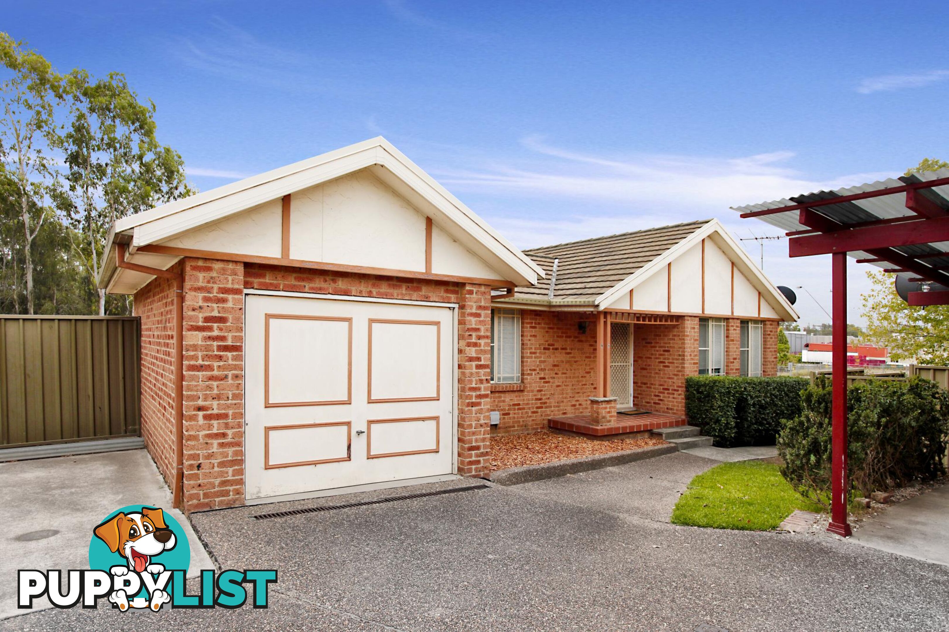 11 Derwent Place BOSSLEY PARK NSW 2176