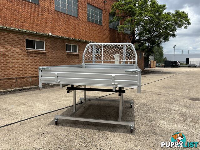 T1 SINGLE CAB FULL TRAY 2400MM L