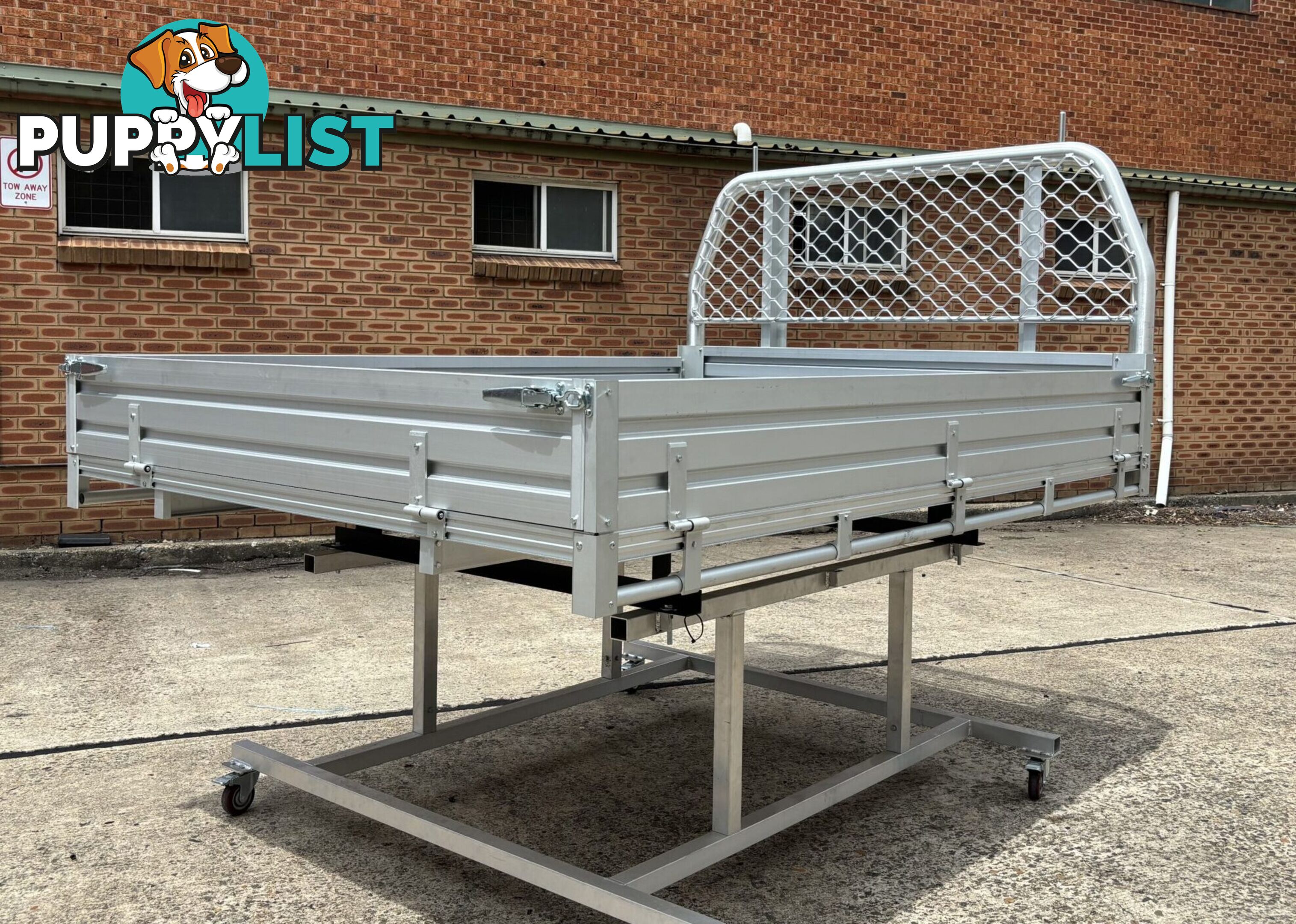 T1 SINGLE CAB FULL TRAY 2400MM L