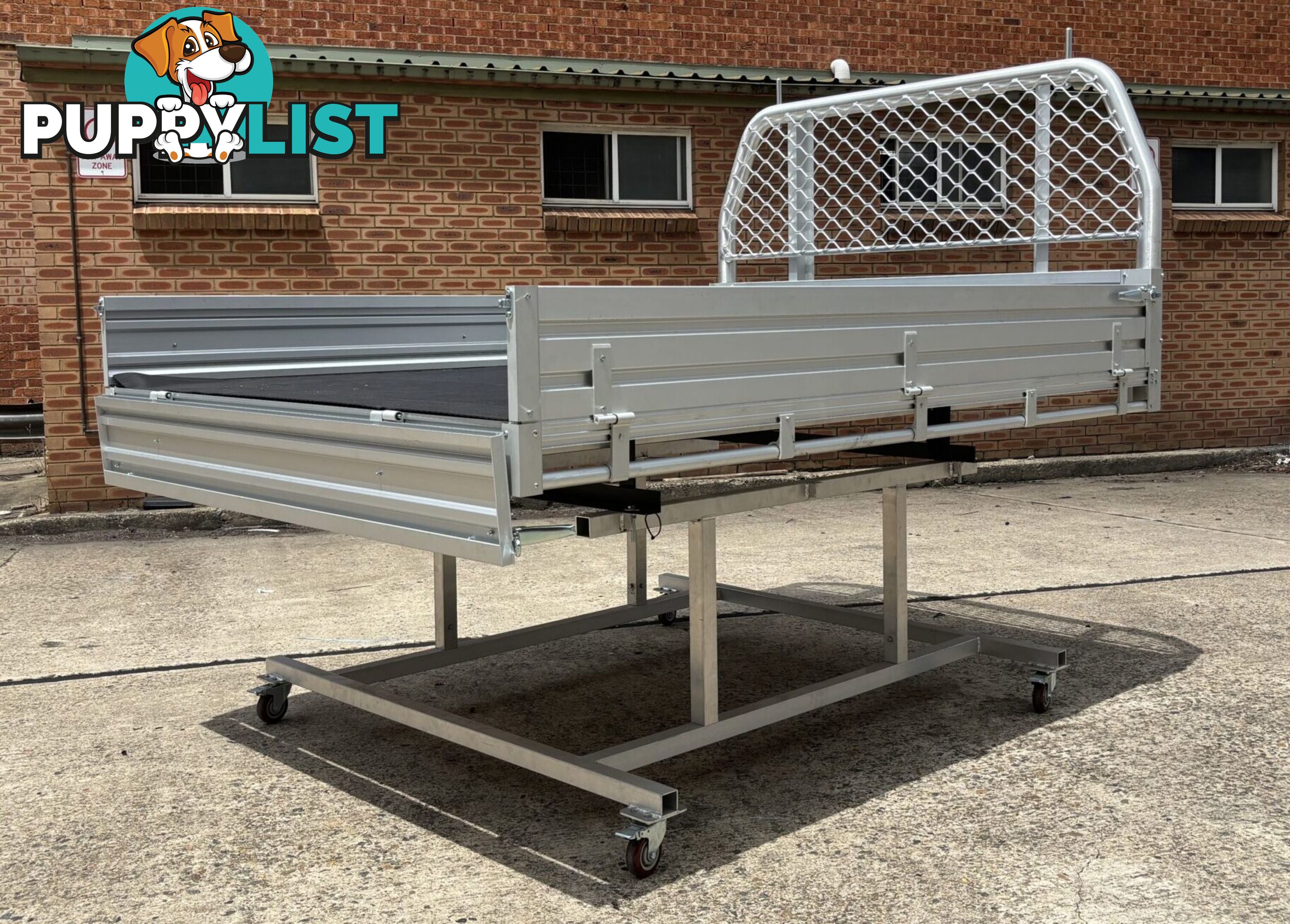 T1 SINGLE CAB FULL TRAY 2400MM L