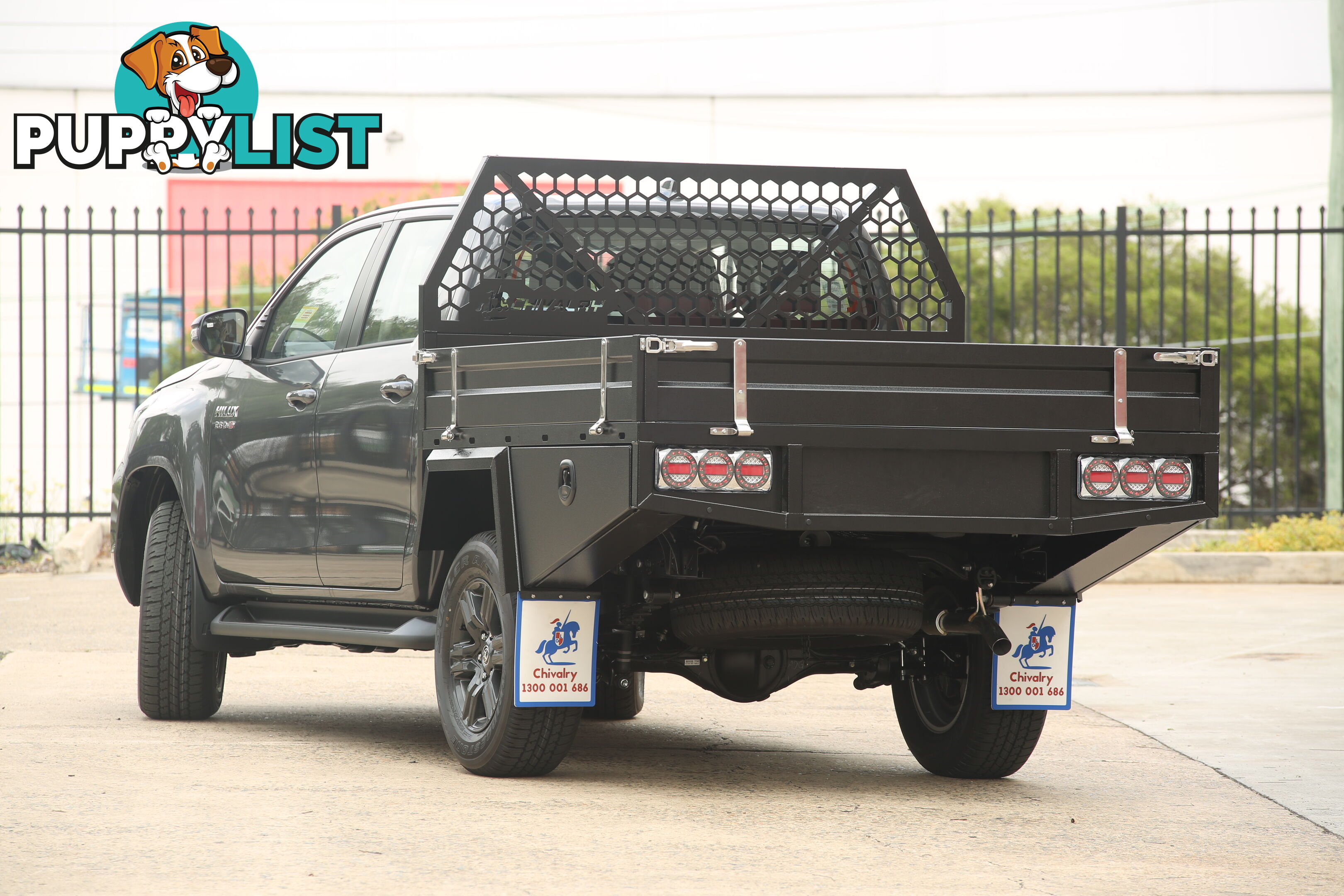 T3-WIDE 1800 DUAL CAB FULL TRAY BLACK