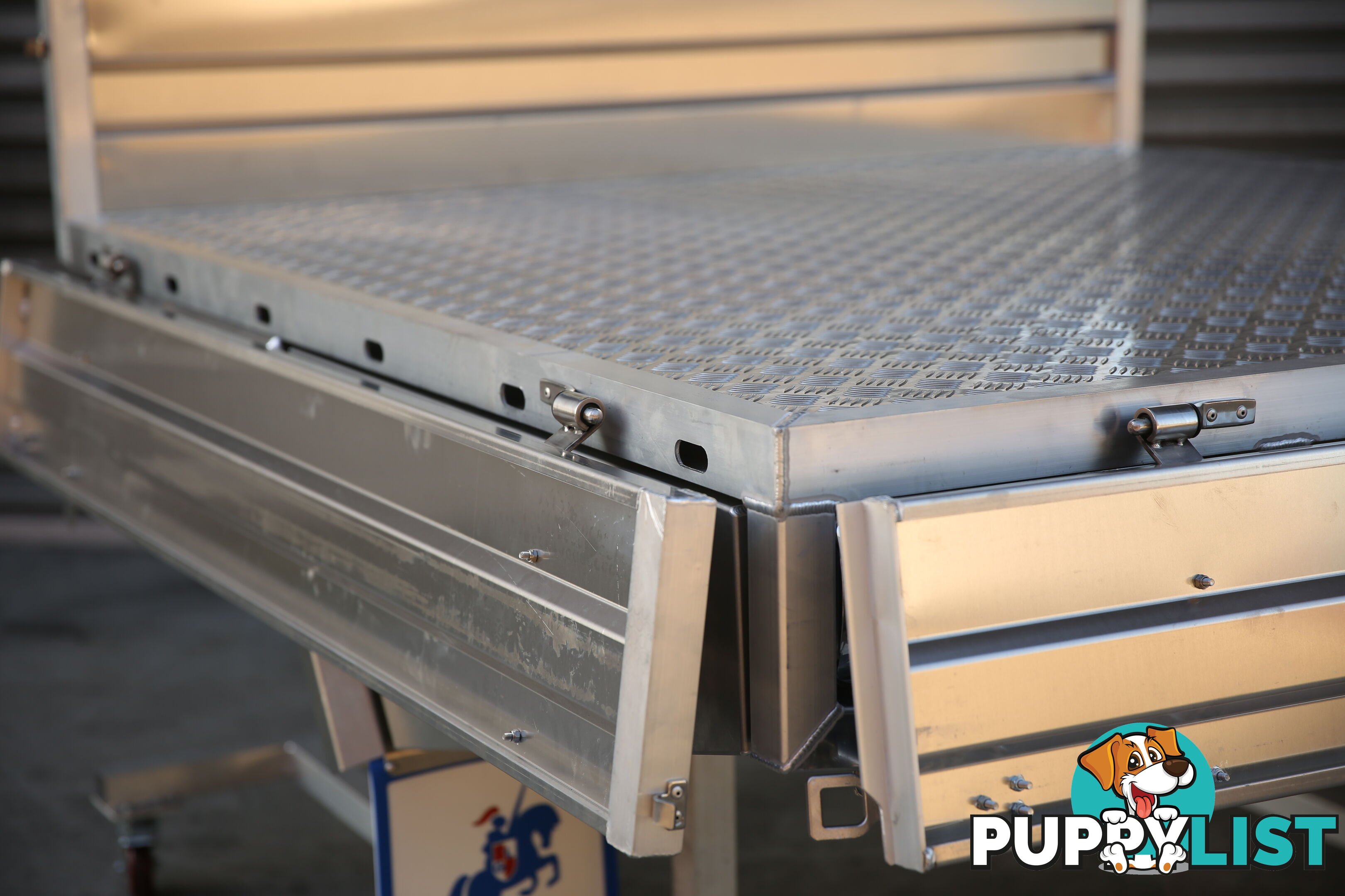 T3-1800 DUAL CAB FULL TRAY BLACK COMBO