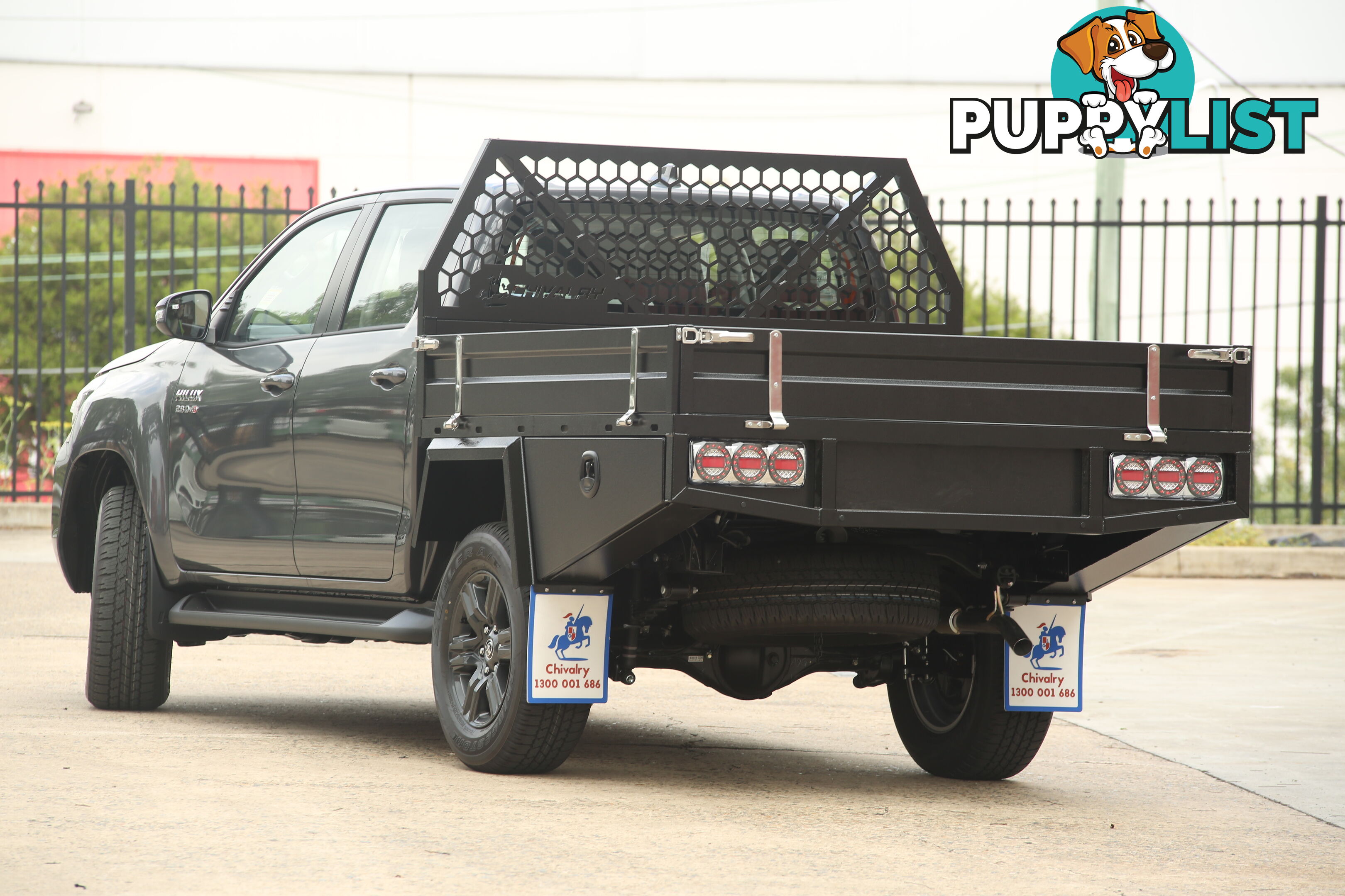 T3-1800 DUAL CAB FULL TRAY BLACK