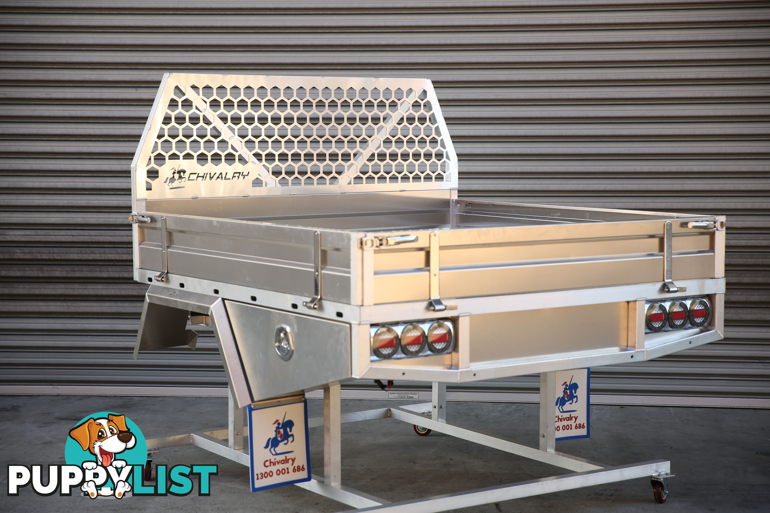 T3-1800 DUAL CAB FULL TRAY BLACK
