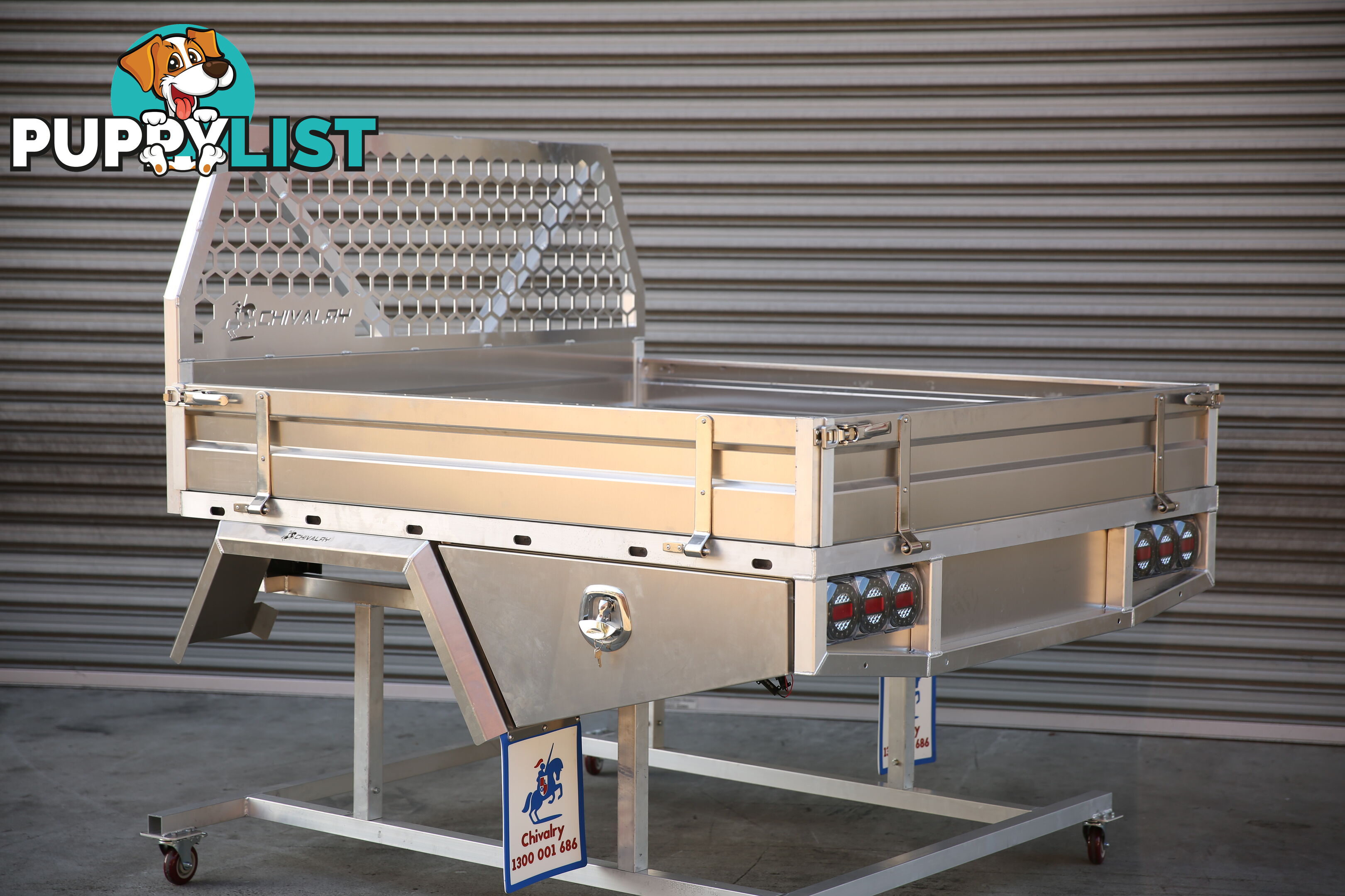 T3-1800 DUAL CAB FULL TRAY BLACK