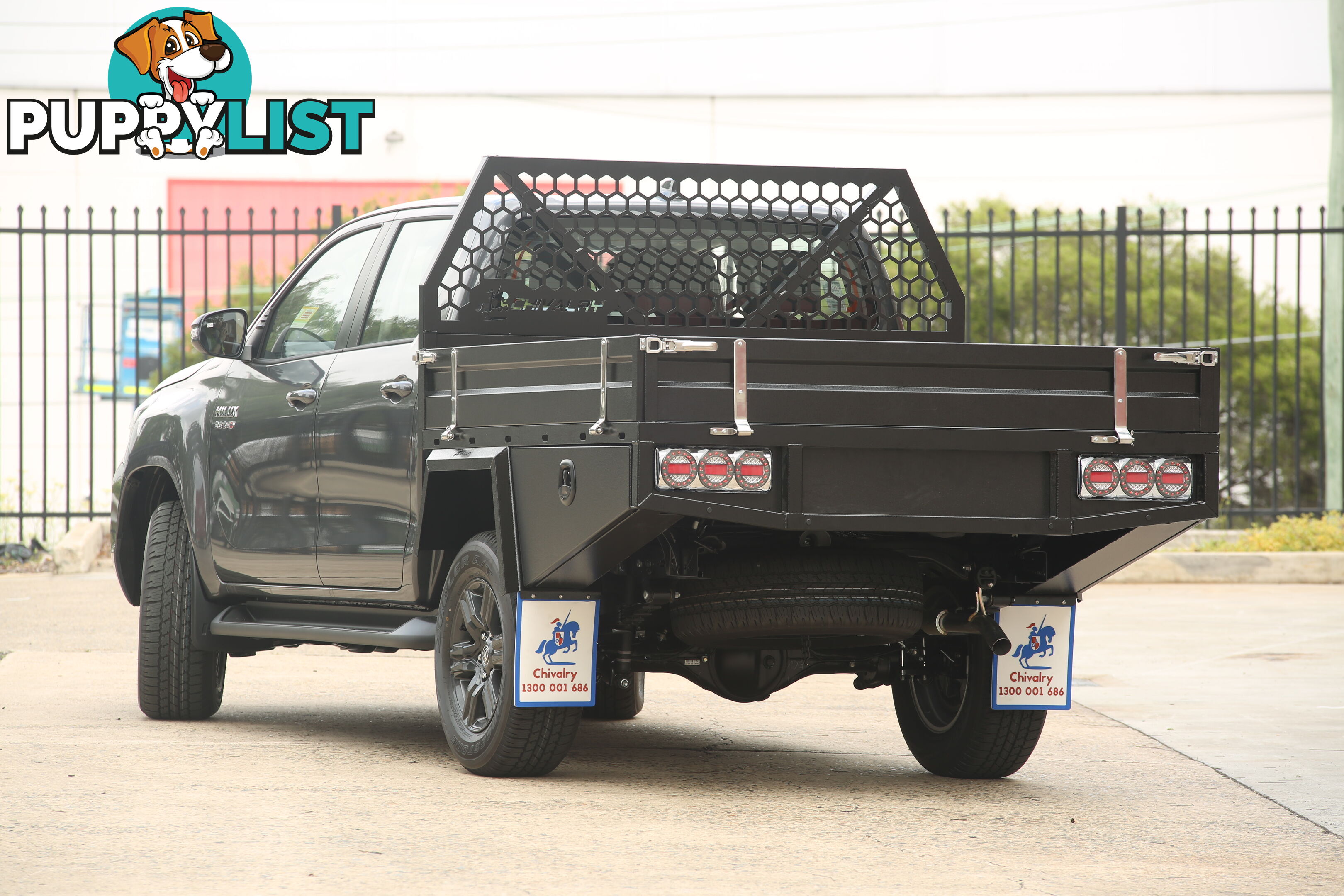 T3-1800 DUAL CAB FULL TRAY BLACK