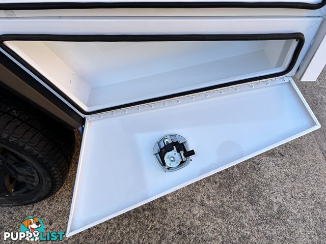 S1 1800MM SERVICE BODY FLAT ALLOY WITH 3 DOOR – WHITE
