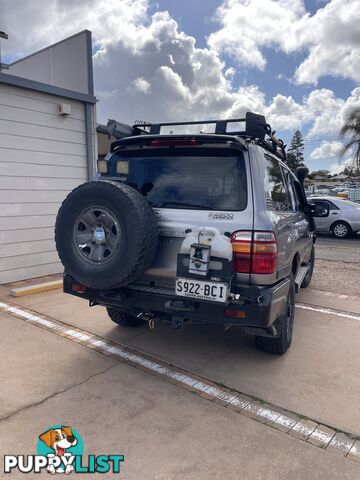 2001 Toyota Landcruiser  Great Towing Vehicle