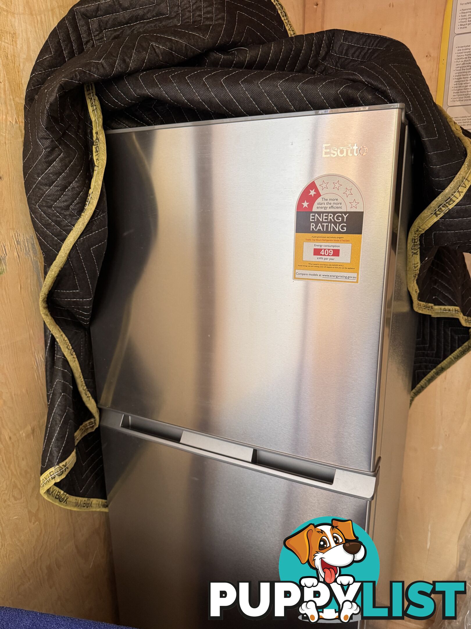 Fridge / Freezer - must got Sat 12 July - Fitzroy