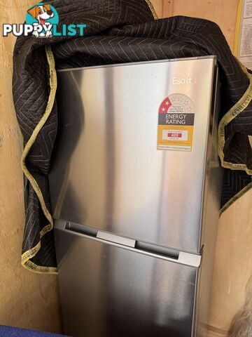 Fridge / Freezer - must got Sat 12 July - Fitzroy