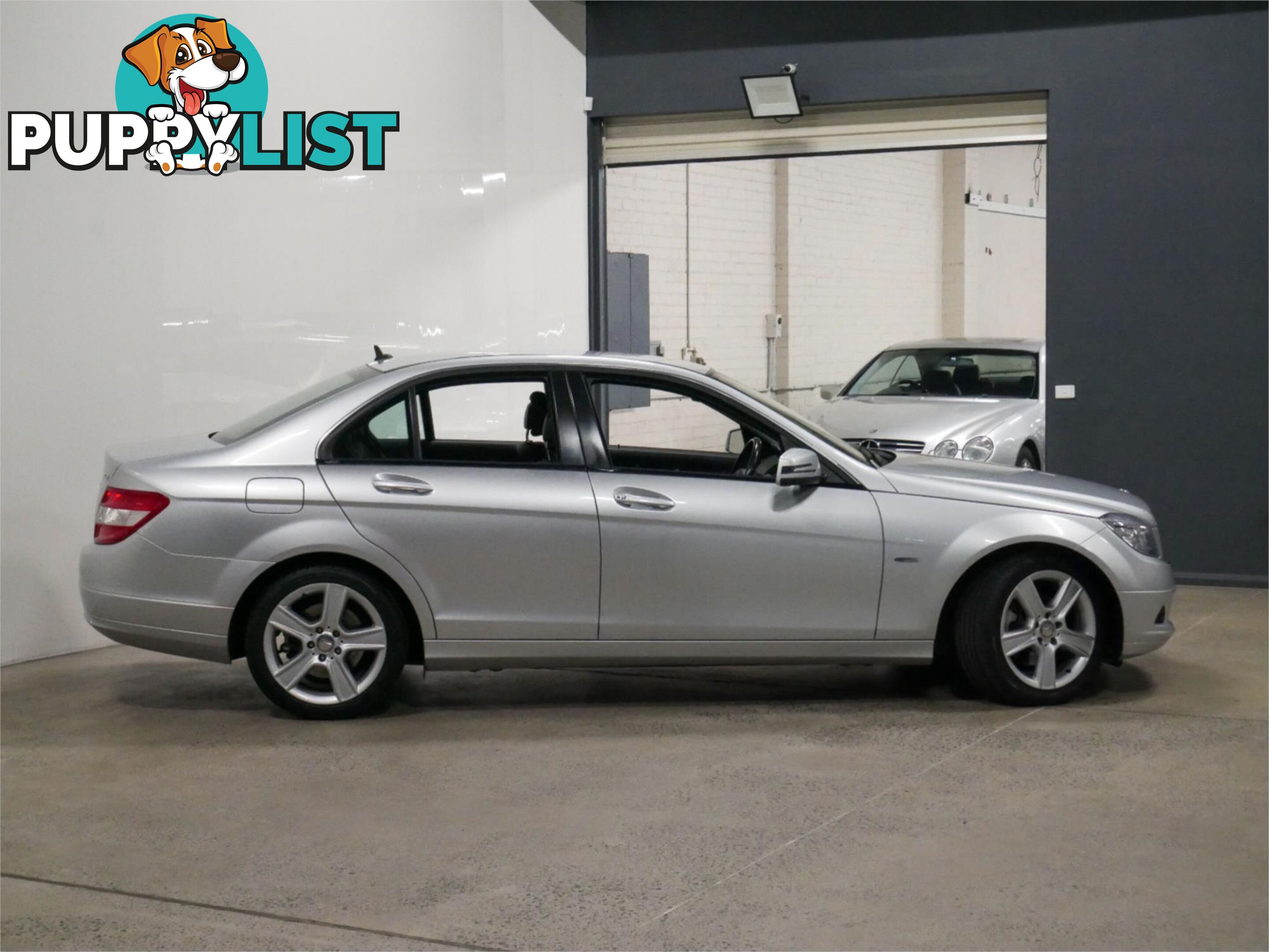 2010 MERCEDES-BENZ C200 CGI W204MY10 4D SEDAN