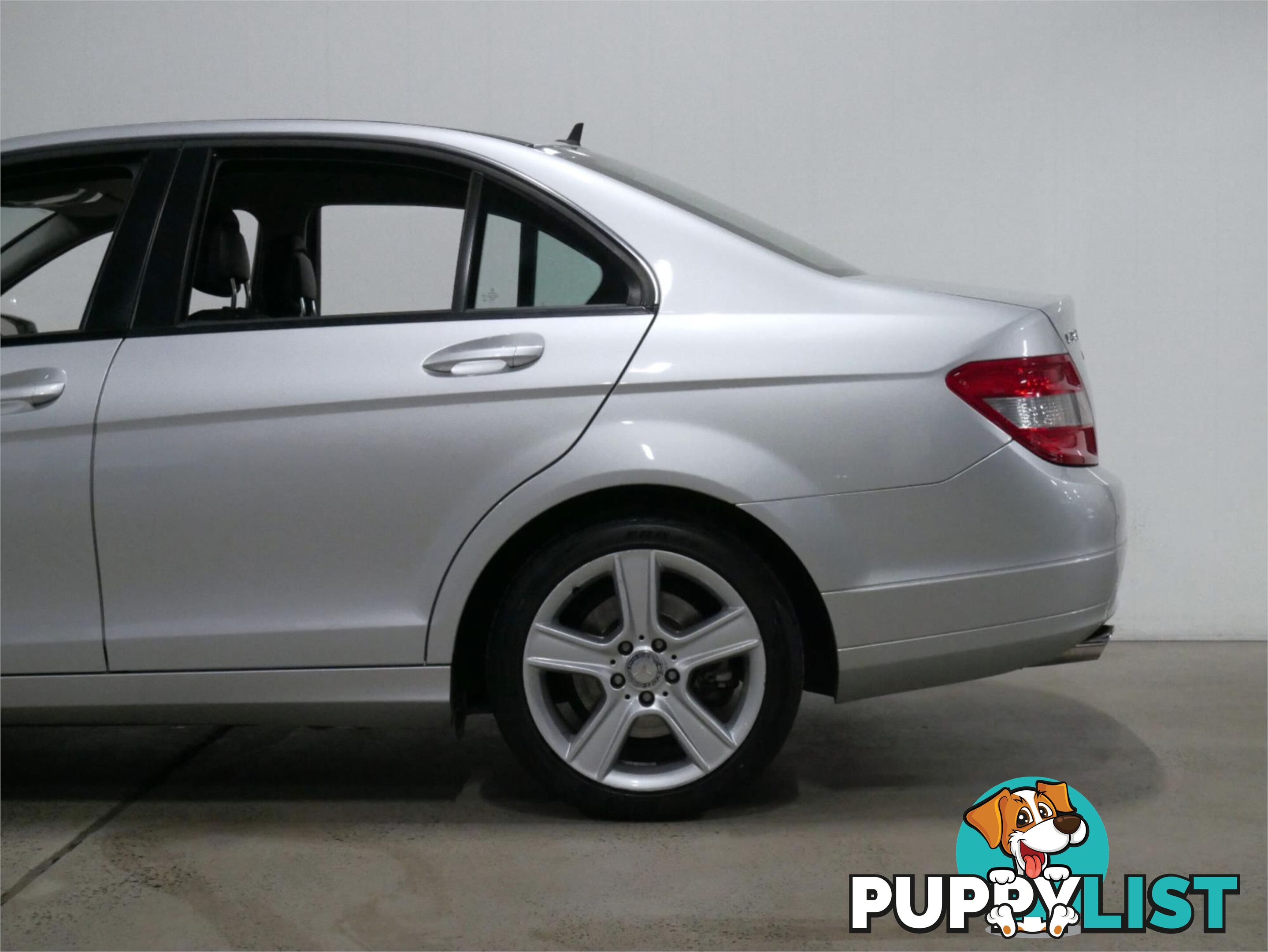 2010 MERCEDES-BENZ C200 CGI W204MY10 4D SEDAN