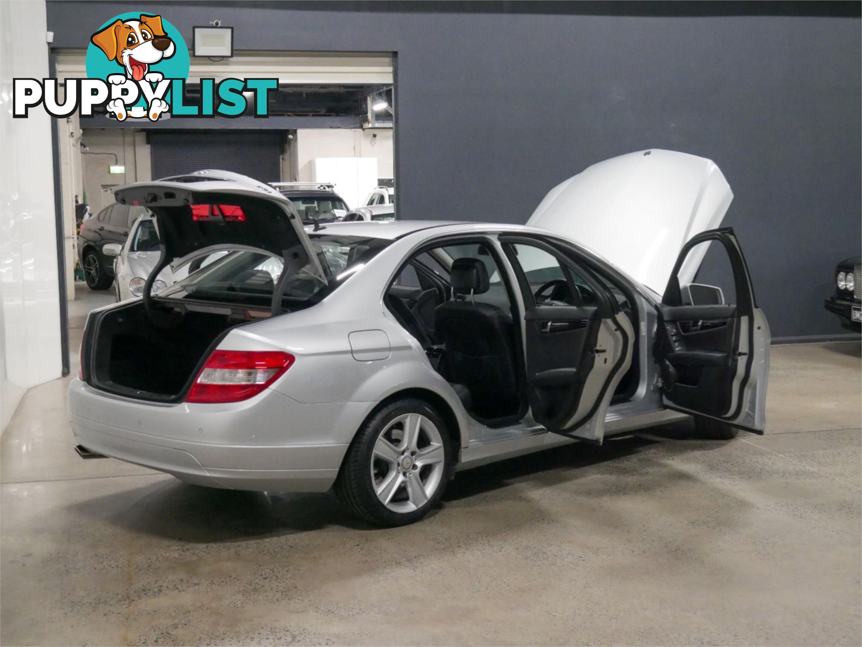 2010 MERCEDES-BENZ C200 CGI W204MY10 4D SEDAN
