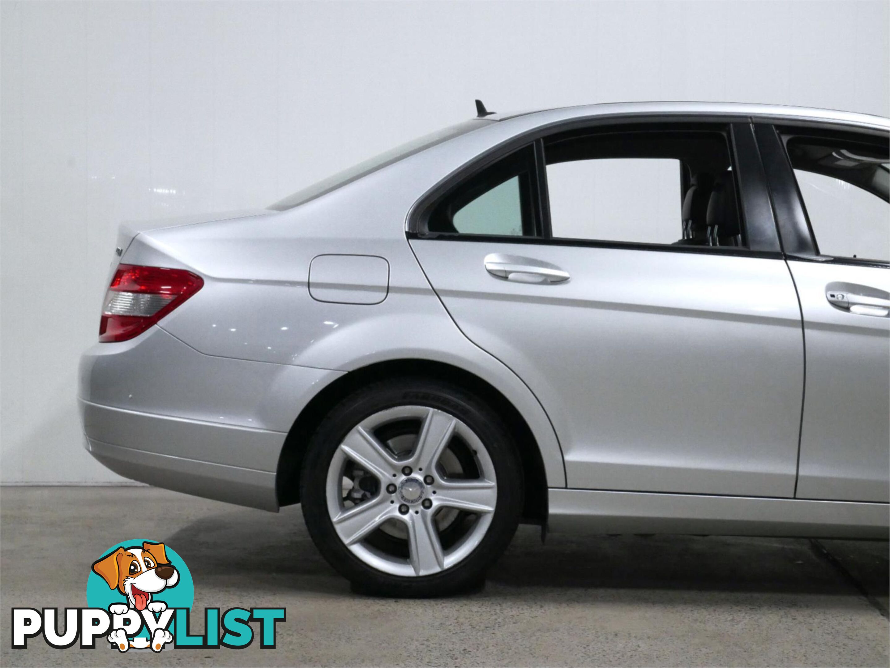 2010 MERCEDES-BENZ C200 CGI W204MY10 4D SEDAN