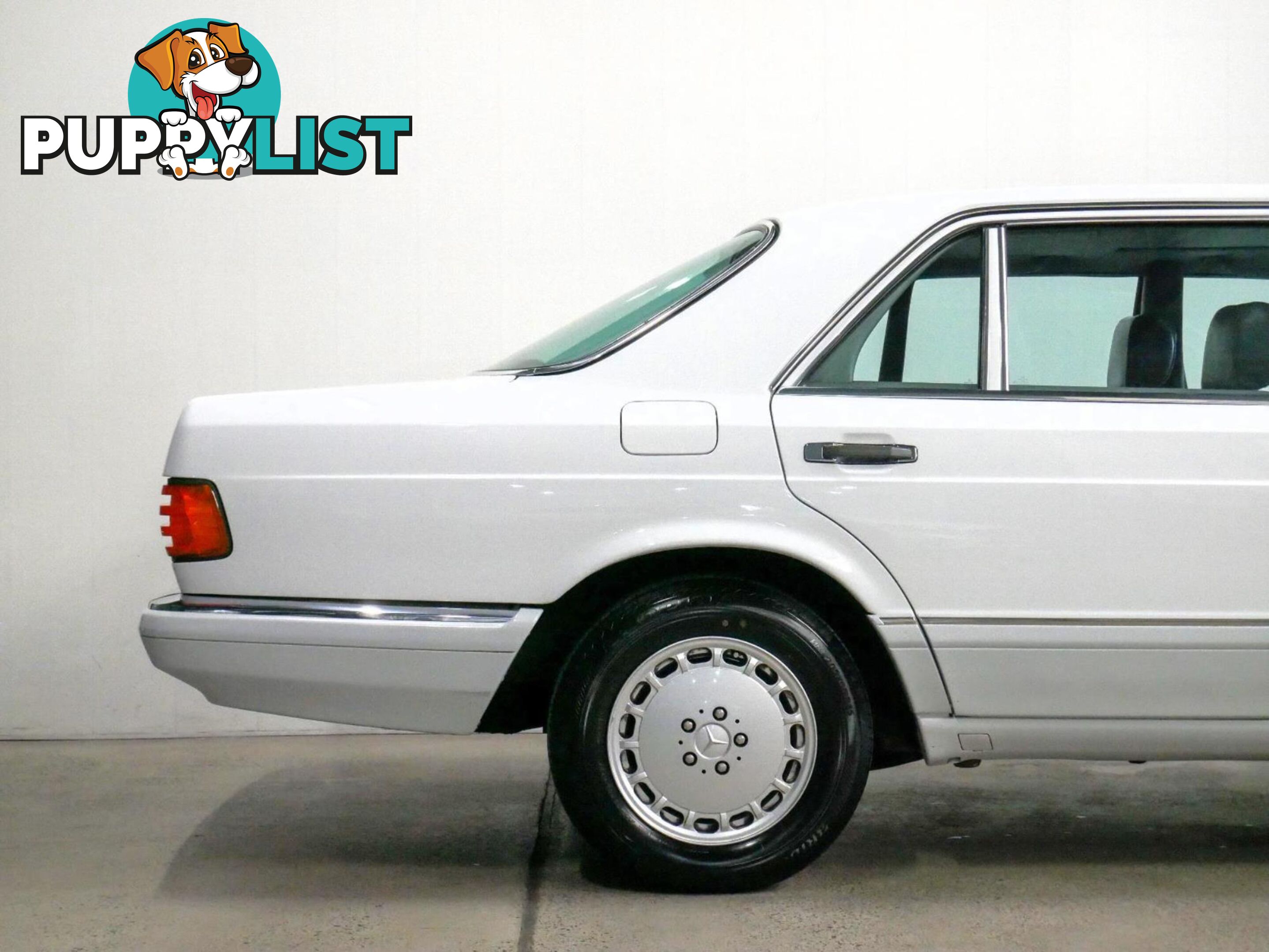 1989 MERCEDES-BENZ 420 SEL  4D SEDAN