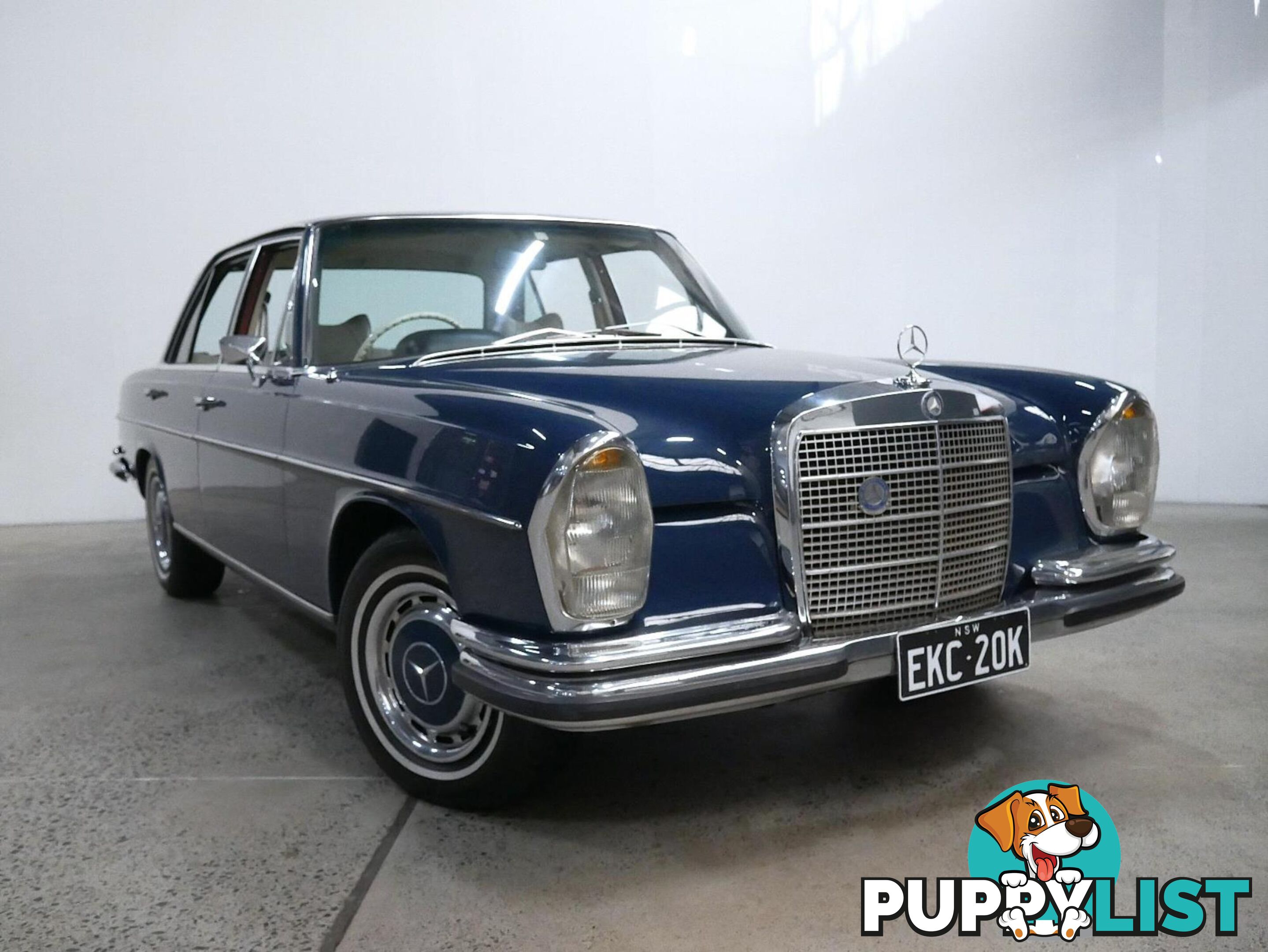 1970 MERCEDES-BENZ 280 SE  4D SEDAN