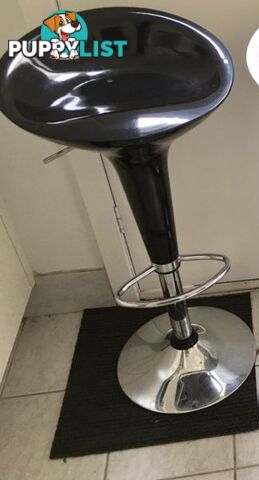 Gas lift bar stool