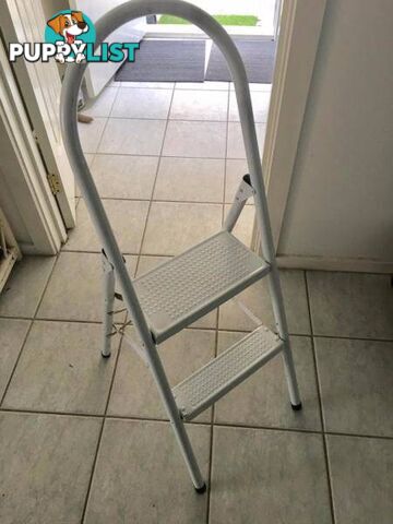 2 step folding ladder