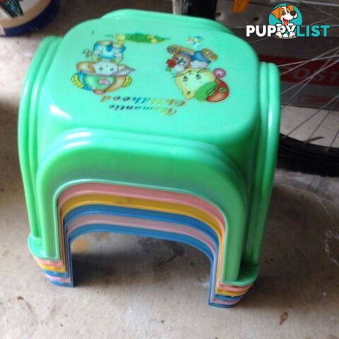 6 x kids plastic chairs