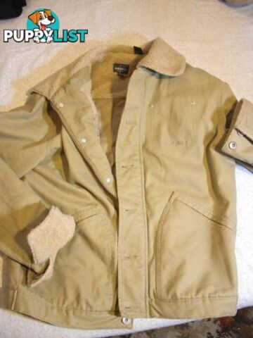 NEW INDUSTRIE INTERNATIONAL JACKET SIZE L insulated thick