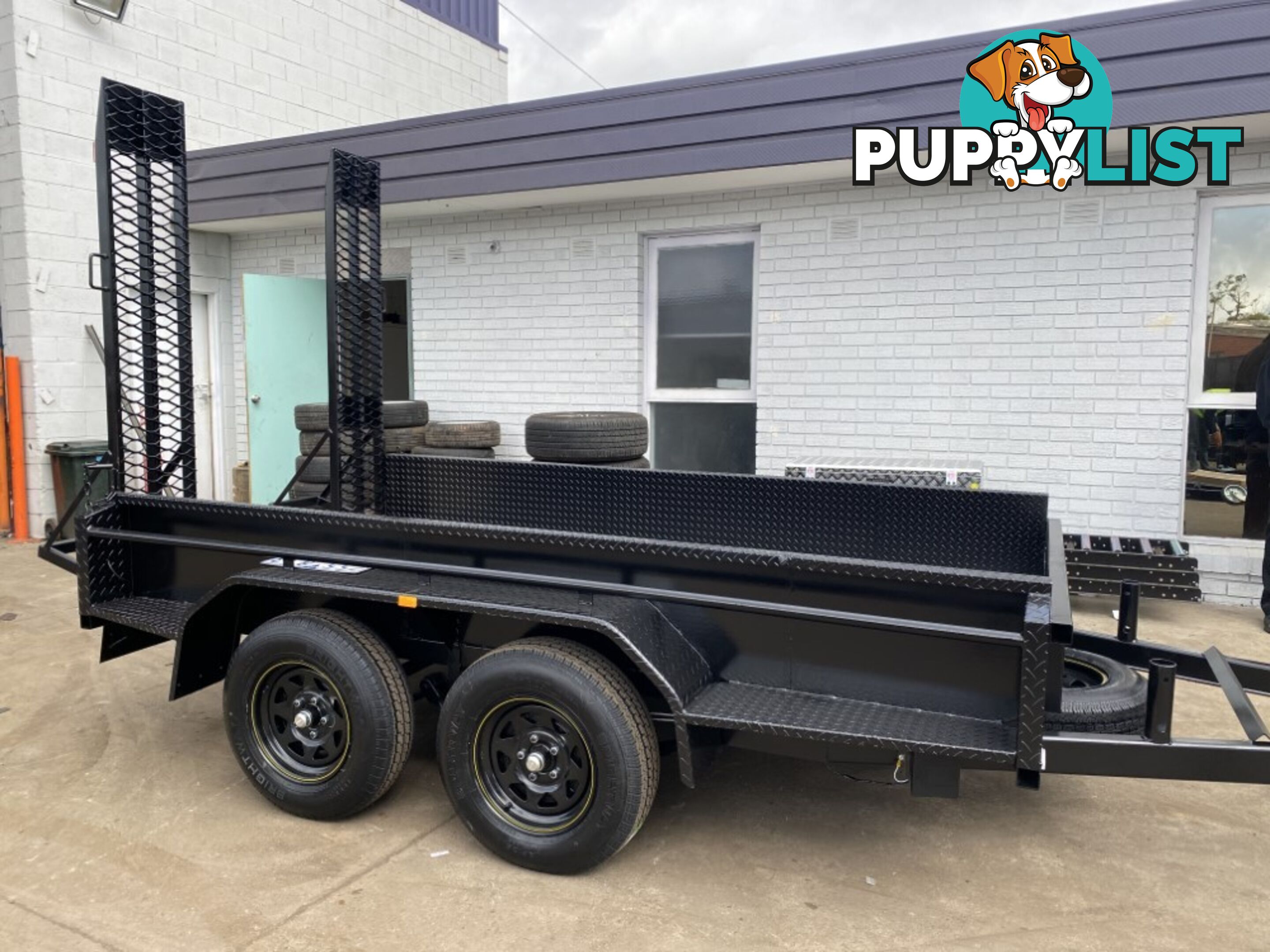 PLANT TRAILERS