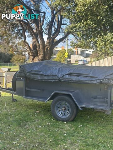 Camping trailer