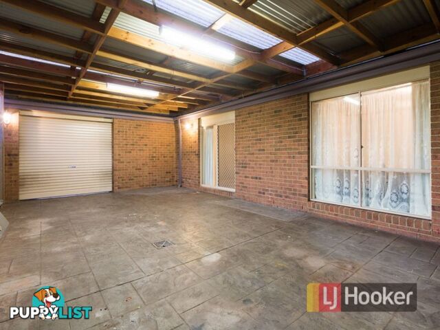 17 Terri-Ester Drive BERWICK VIC 3806