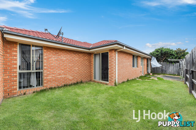 4/17 Linmac Drive HAMPTON PARK VIC 3976