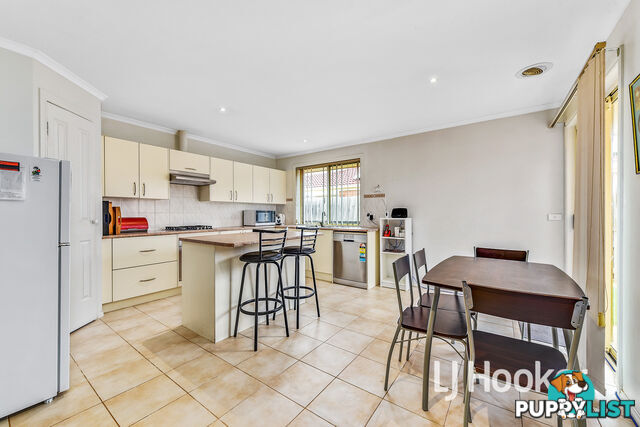 4/17 Linmac Drive HAMPTON PARK VIC 3976