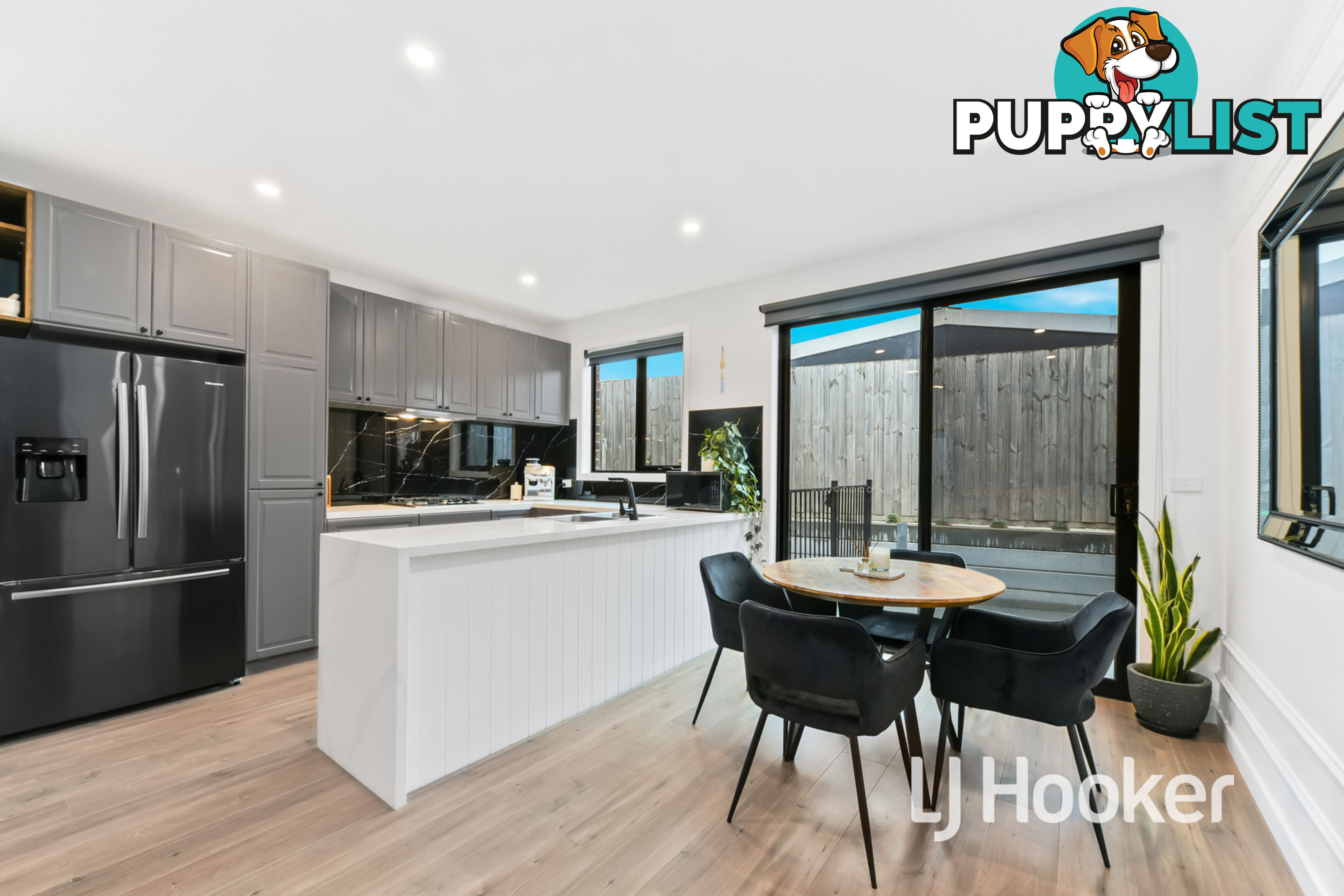 2/117 Oaktree Drive HAMPTON PARK VIC 3976