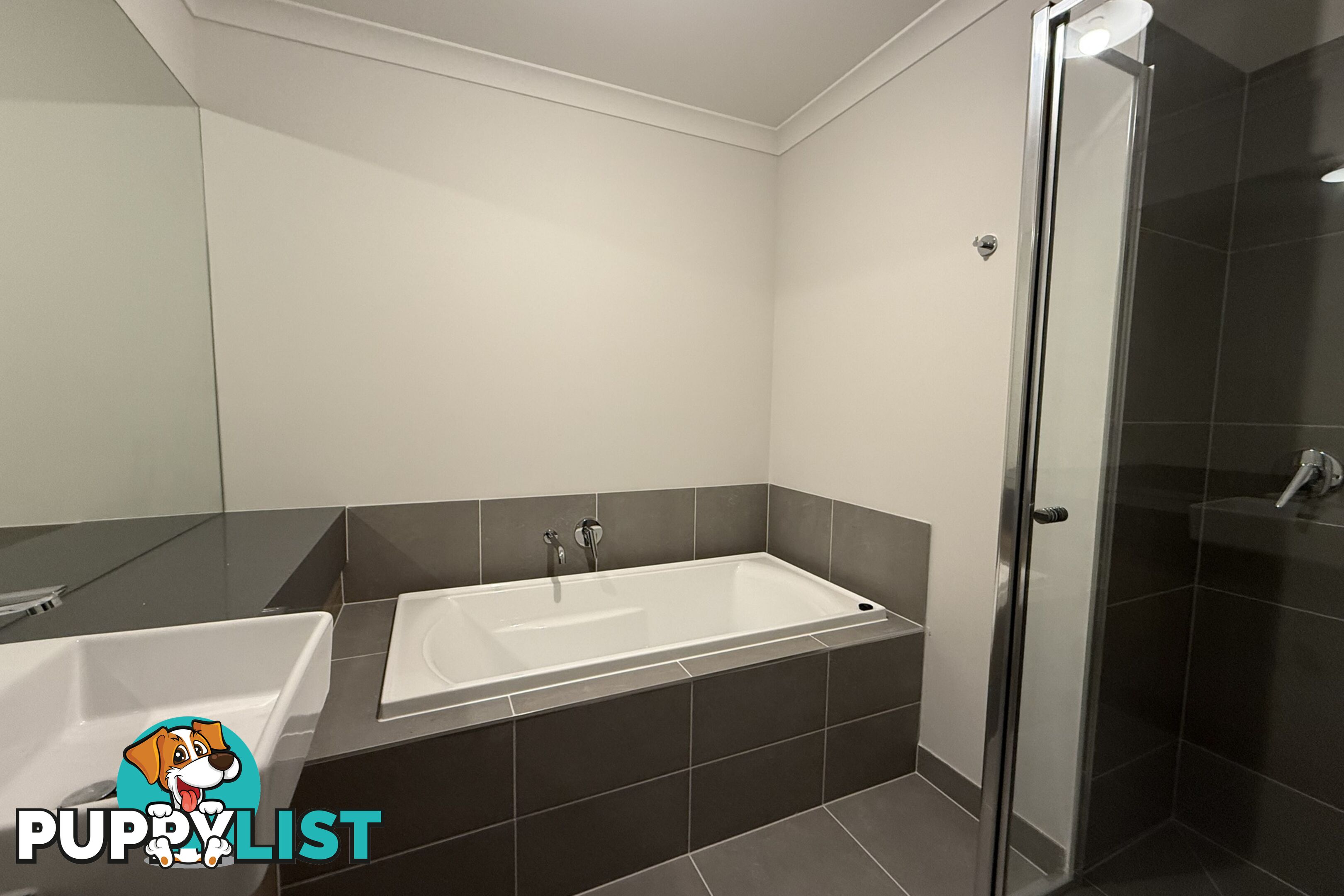 8 Rhumerie Close CLYDE NORTH VIC 3978