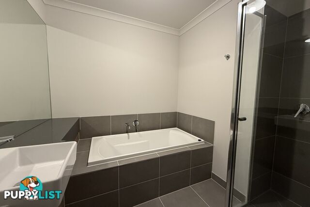 8 Rhumerie Close CLYDE NORTH VIC 3978