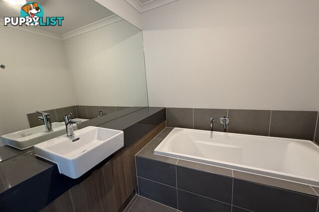 8 Rhumerie Close CLYDE NORTH VIC 3978
