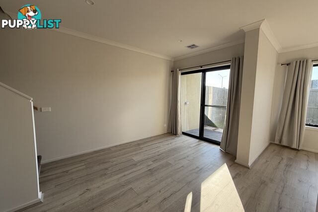 8 Rhumerie Close CLYDE NORTH VIC 3978
