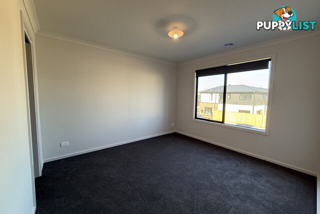 8 Rhumerie Close CLYDE NORTH VIC 3978