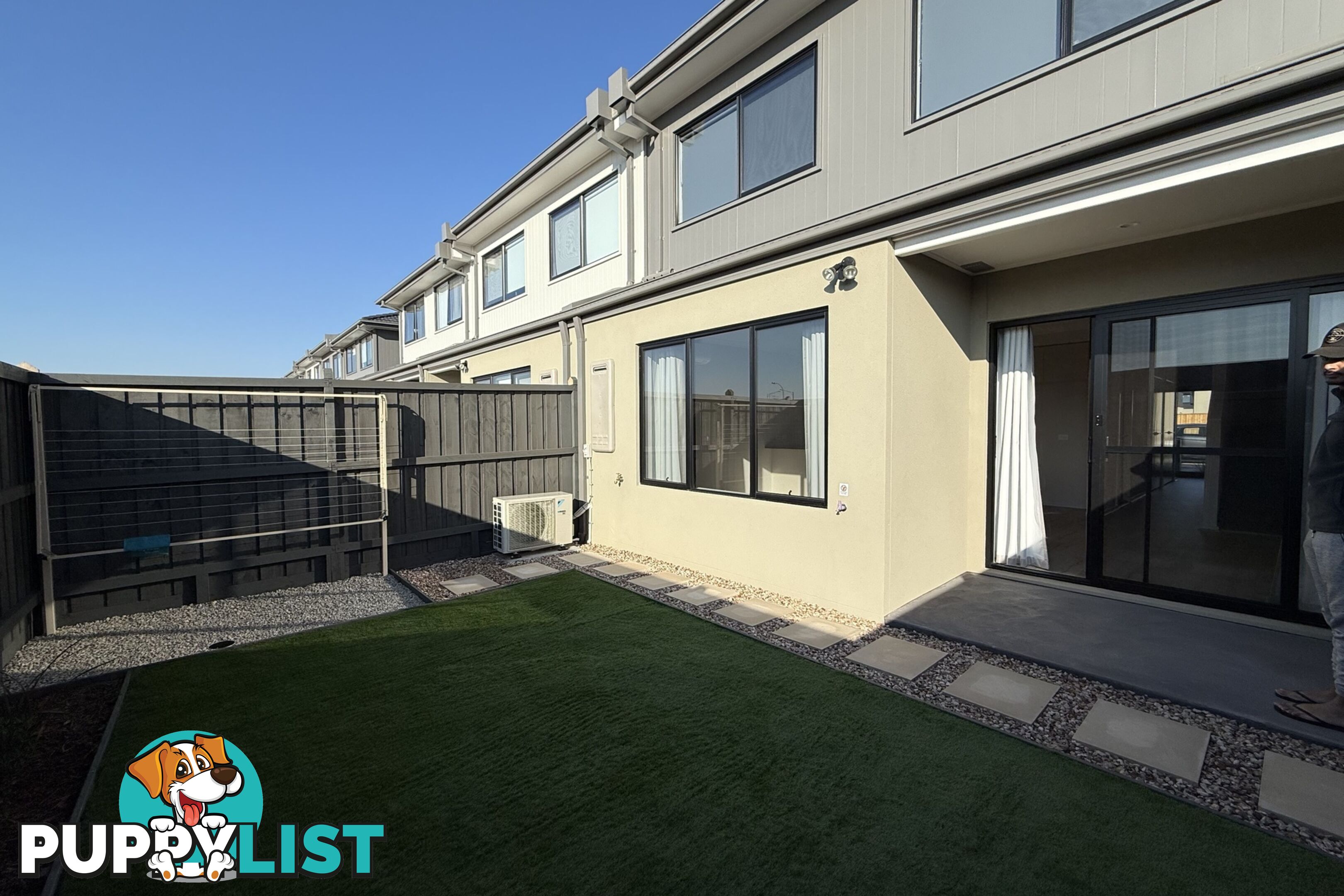 8 Rhumerie Close CLYDE NORTH VIC 3978