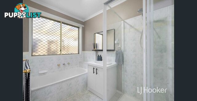 74 Strabane Way HAMPTON PARK VIC 3976