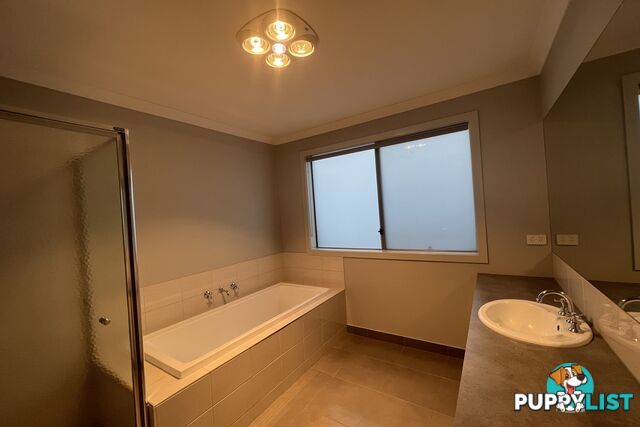 33 The Glade HAMPTON PARK VIC 3976