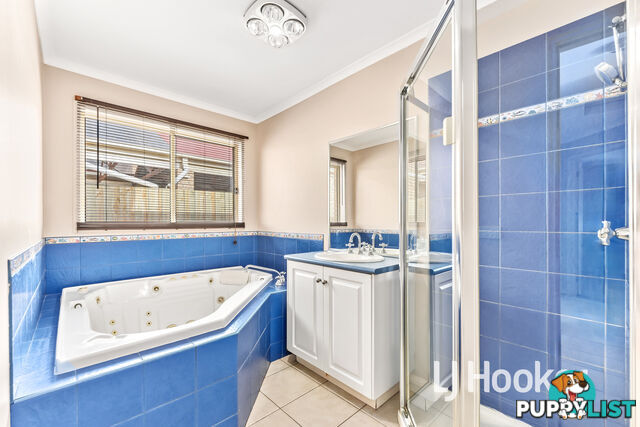 9 Cobbler Grange LYNBROOK VIC 3975