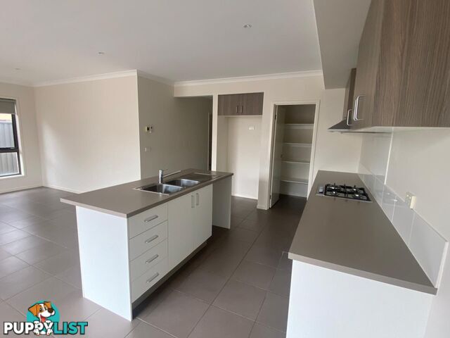 1 Hutton Way CRANBOURNE EAST VIC 3977