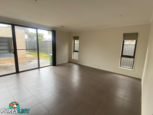 1 Hutton Way CRANBOURNE EAST VIC 3977