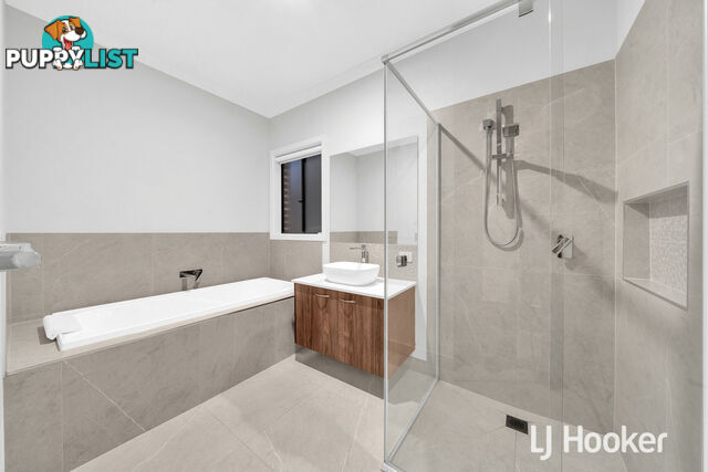 17 Liwen Street CLYDE NORTH VIC 3978