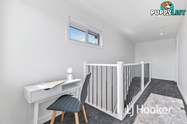 2/21 Green Valley Crescent HAMPTON PARK VIC 3976