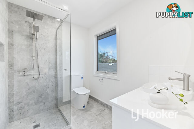 2/21 Green Valley Crescent HAMPTON PARK VIC 3976