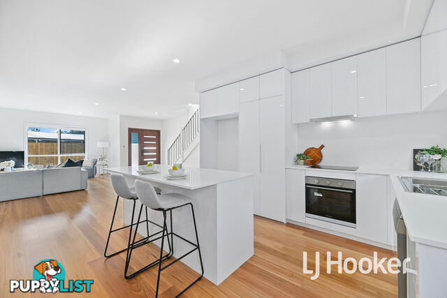 2/21 Green Valley Crescent HAMPTON PARK VIC 3976